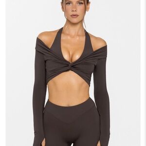 Elegant Off-Shoulder Brown Crop Top small nama